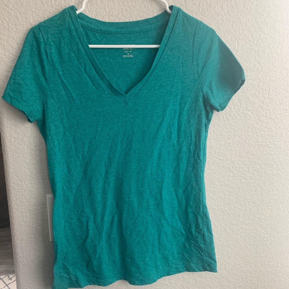 V neck tee